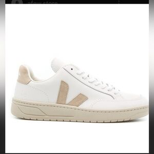 Veja Leather V 12  White Sable Sustainable  Organic Rubber Sole Boho Sneaker 10